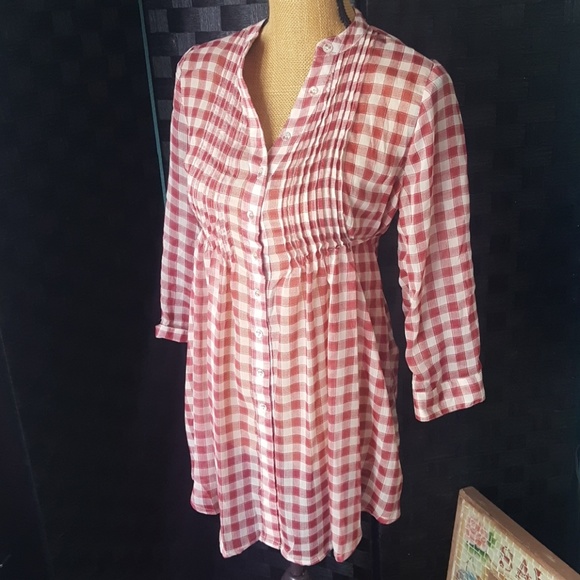 American Rag Tops - Cute Sheer American Rag Blouse